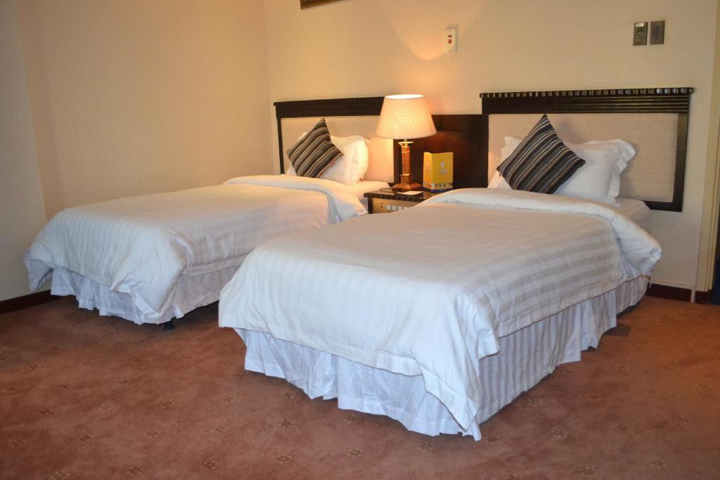 Bilqase Throne Hotel Dammam Phòng bức ảnh