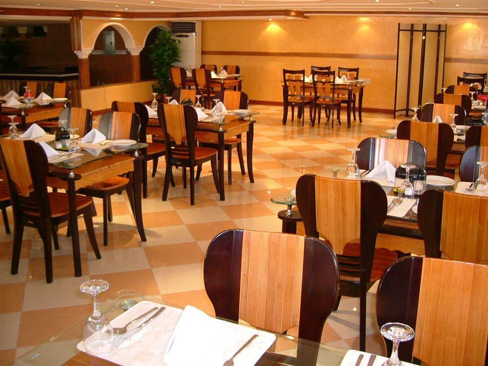 Bilqase Throne Hotel Dammam Ngoại thất bức ảnh